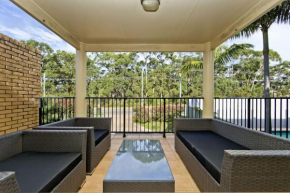 Close to Little Beach and Shoal Bay Beach